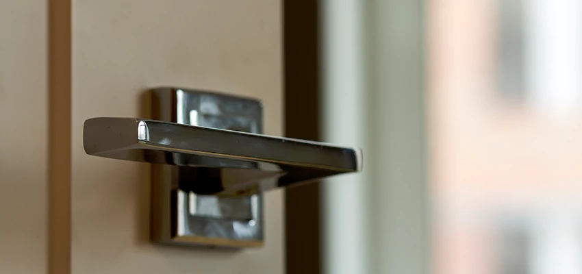 Door Lever Knob Repair in Laval, QC