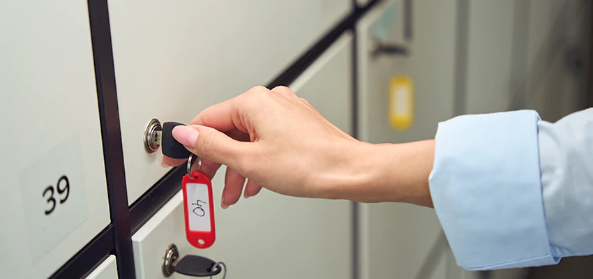 Cabinet Lock Installation in Laval, QC