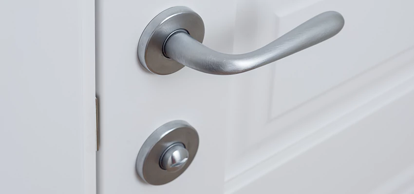 Single-Occupancy Restroom Locks Repair in Laval, QC