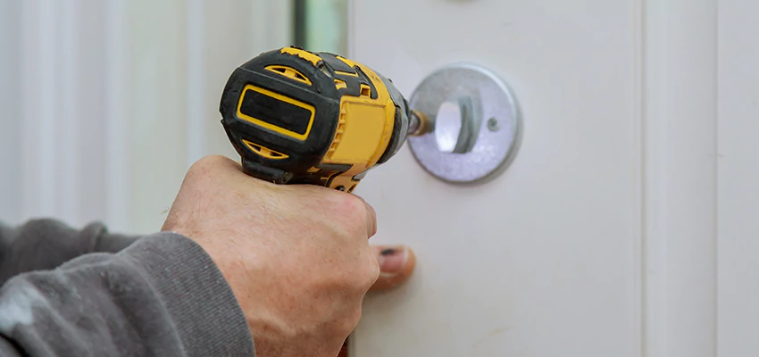 Street Locksmith For Smart Lock Repair in Laval, QC