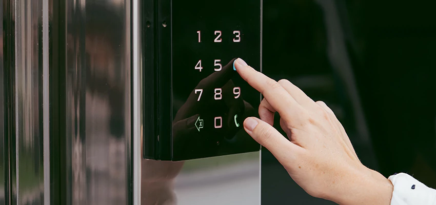 Keyless Door Entry System in Laval, QC