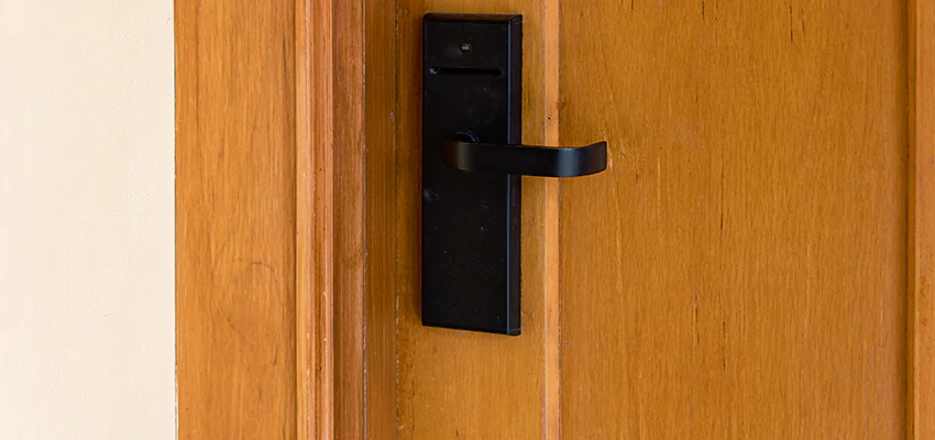 Home Security And Alarm Monitoring in Dollard-des-Ormeaux, QC