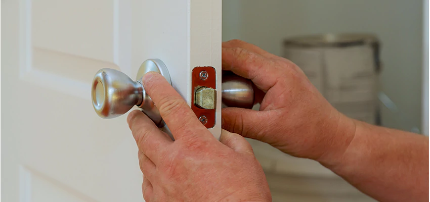 AAA Locksmiths For lock Replacement in Canada