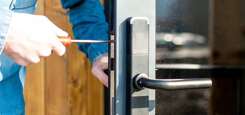 Aluminium Door Lock Replacement in Laval, QC