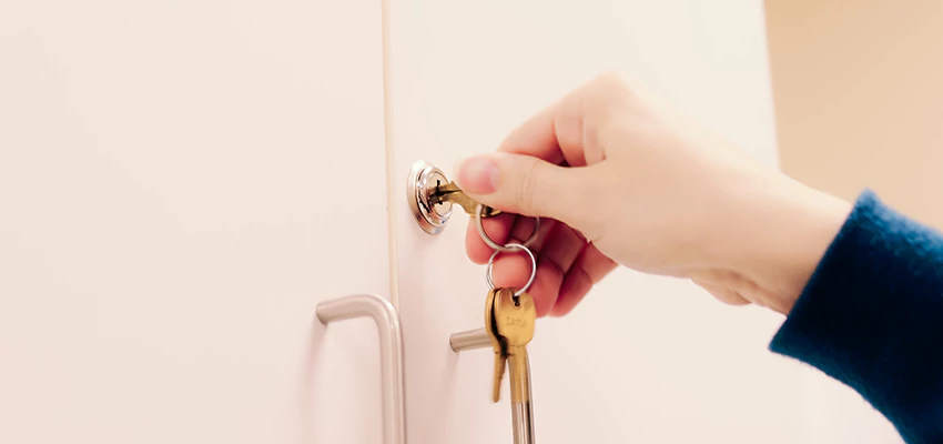 Cabinet Electronic Locks Repair in Laval, QC
