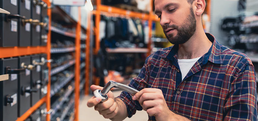 Locksmith For Retail Stores Lockout Services in Laval, QC